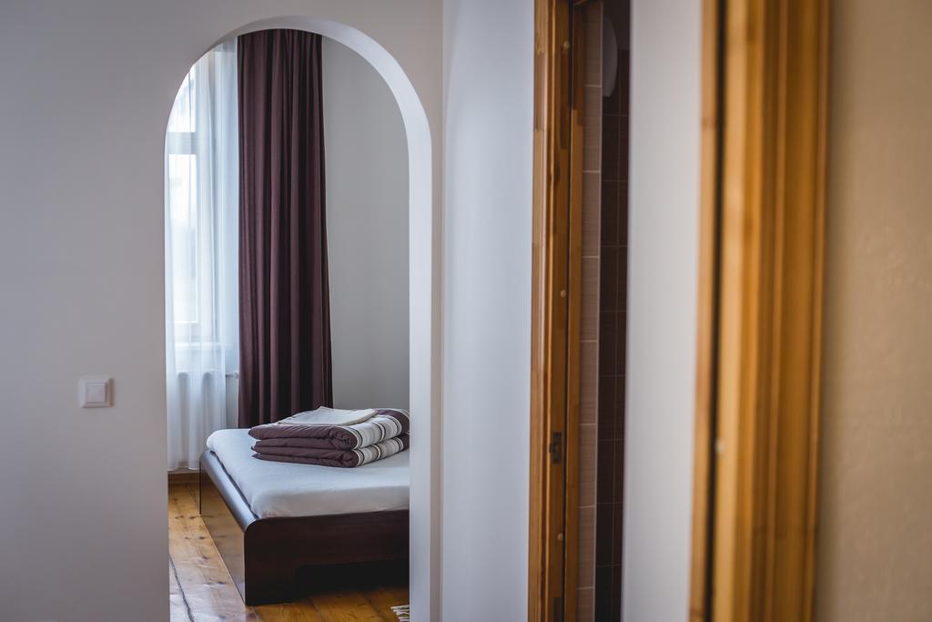 Viesu Maja Janis Otel Madona Oda fotoğraf