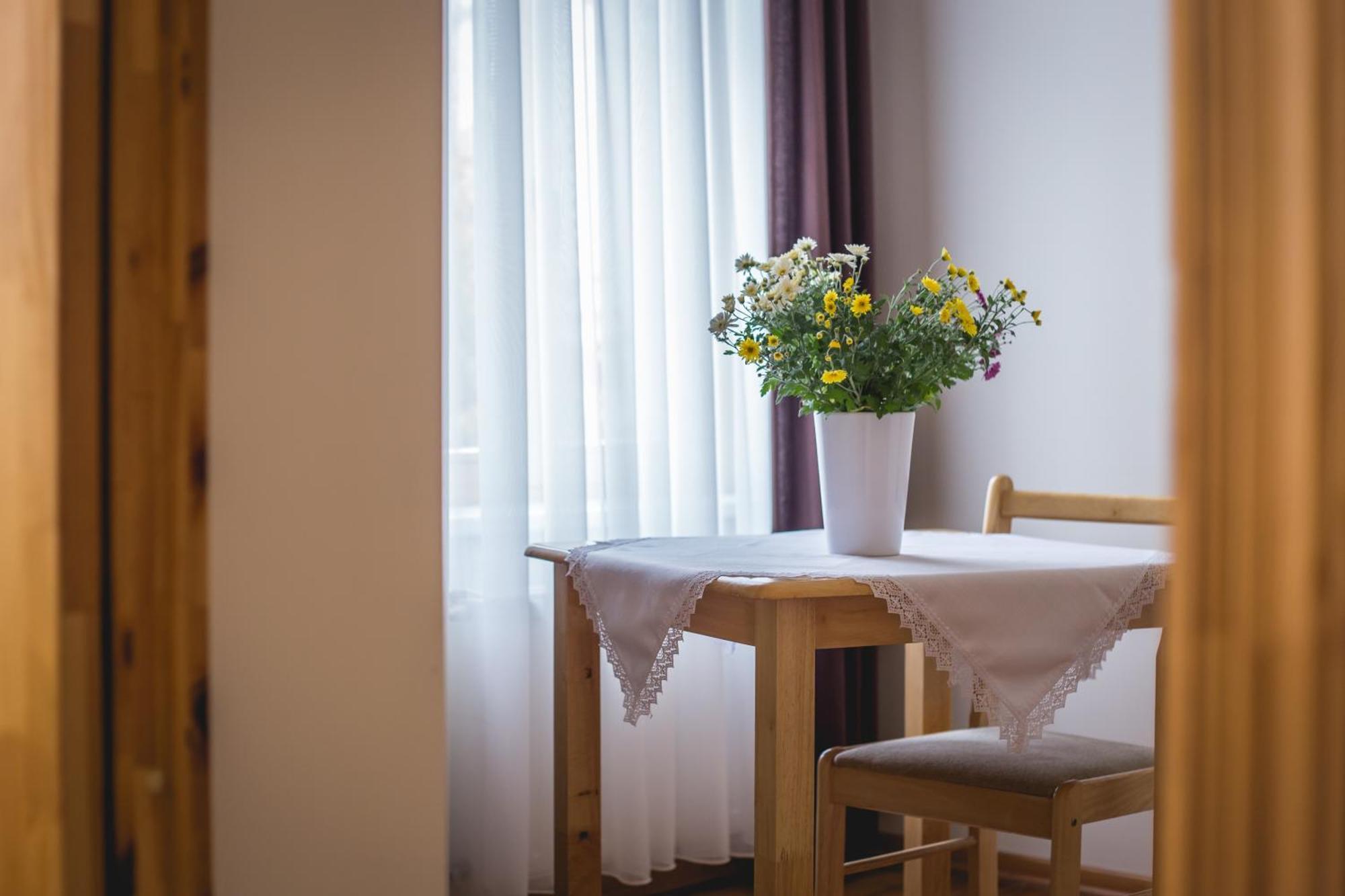 Viesu Maja Janis Otel Madona Oda fotoğraf